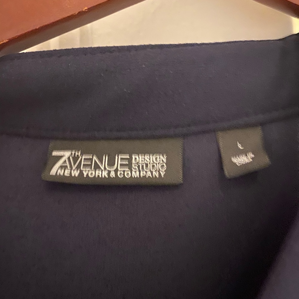 Blouse - Picture 2 of 3